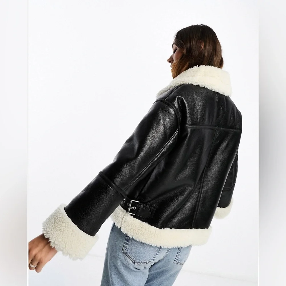 ASOS Stravidarius oversized aviator jacket with contrast collar in black - Picture 2 of 6